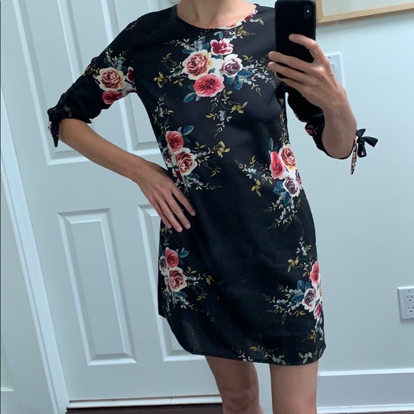 Dress - Picture 3 of 3